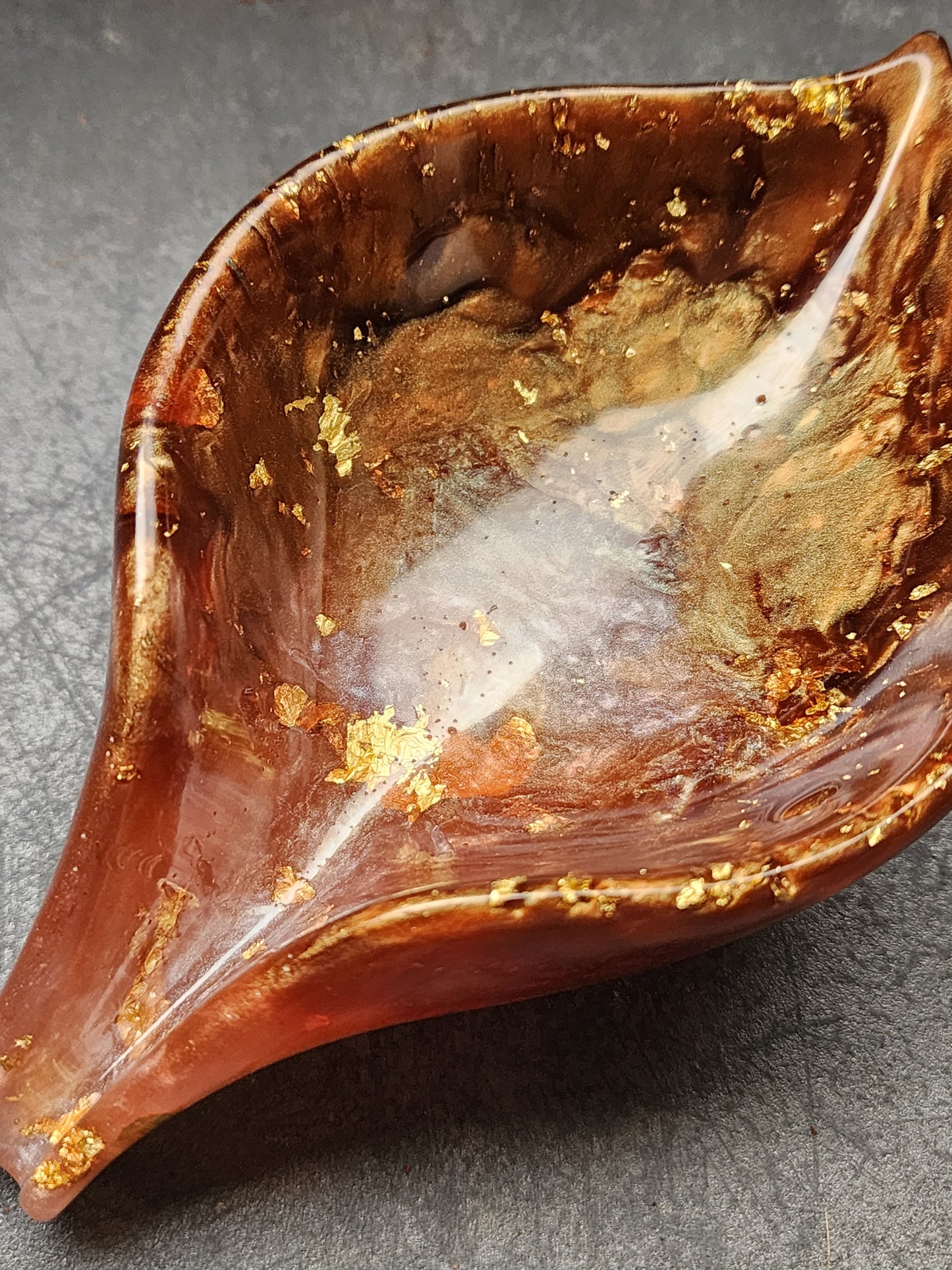Leaf Self-draining Resin Soap Holders | Sustainable Resin Soap Display Dish - Sweetest Indulgence