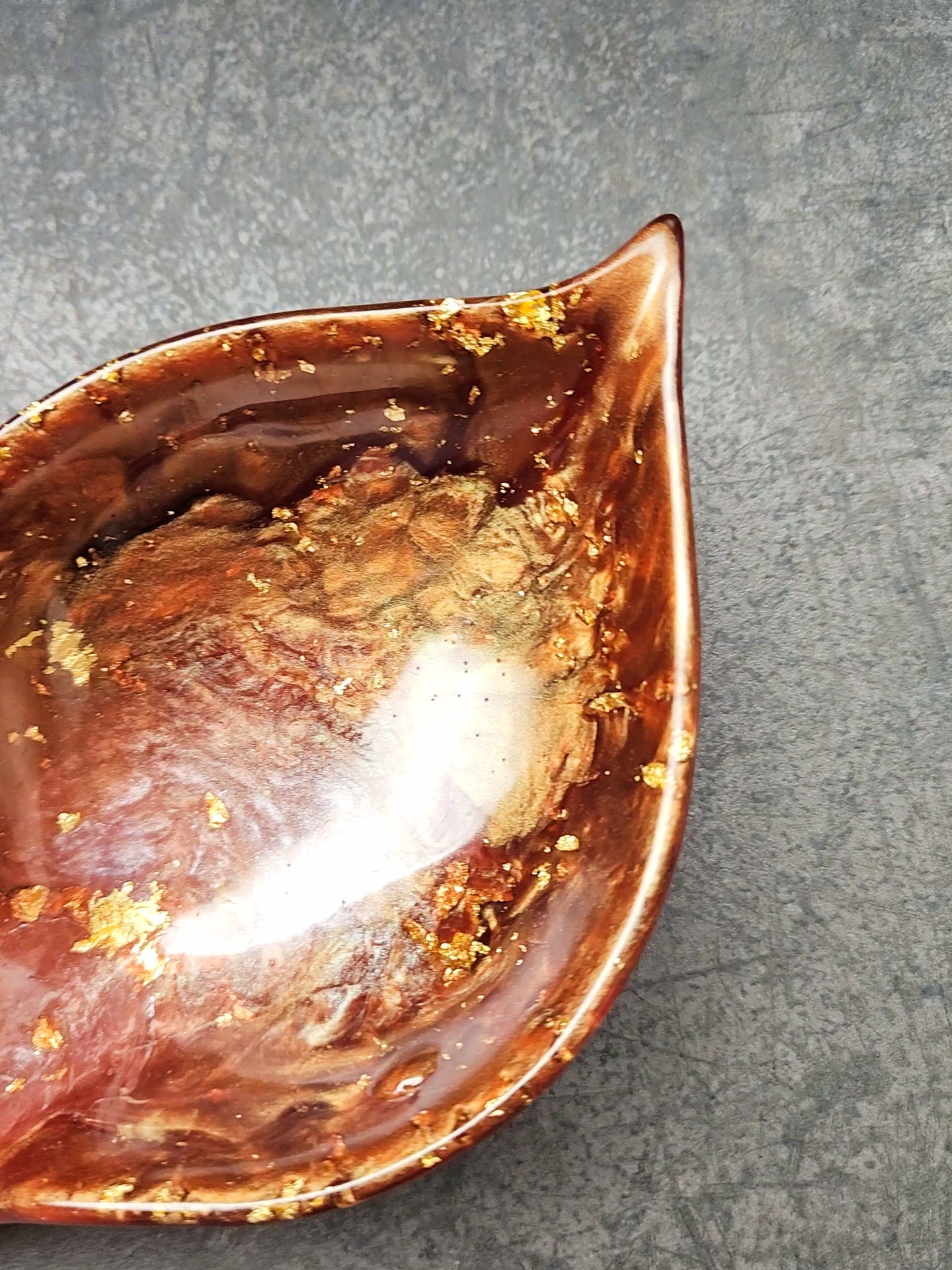 Leaf Self-draining Resin Soap Holders | Sustainable Resin Soap Display Dish - Sweetest Indulgence